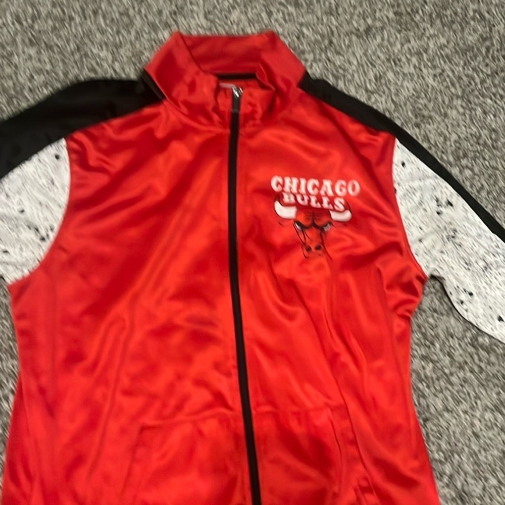 Red chicago bulls jacket
